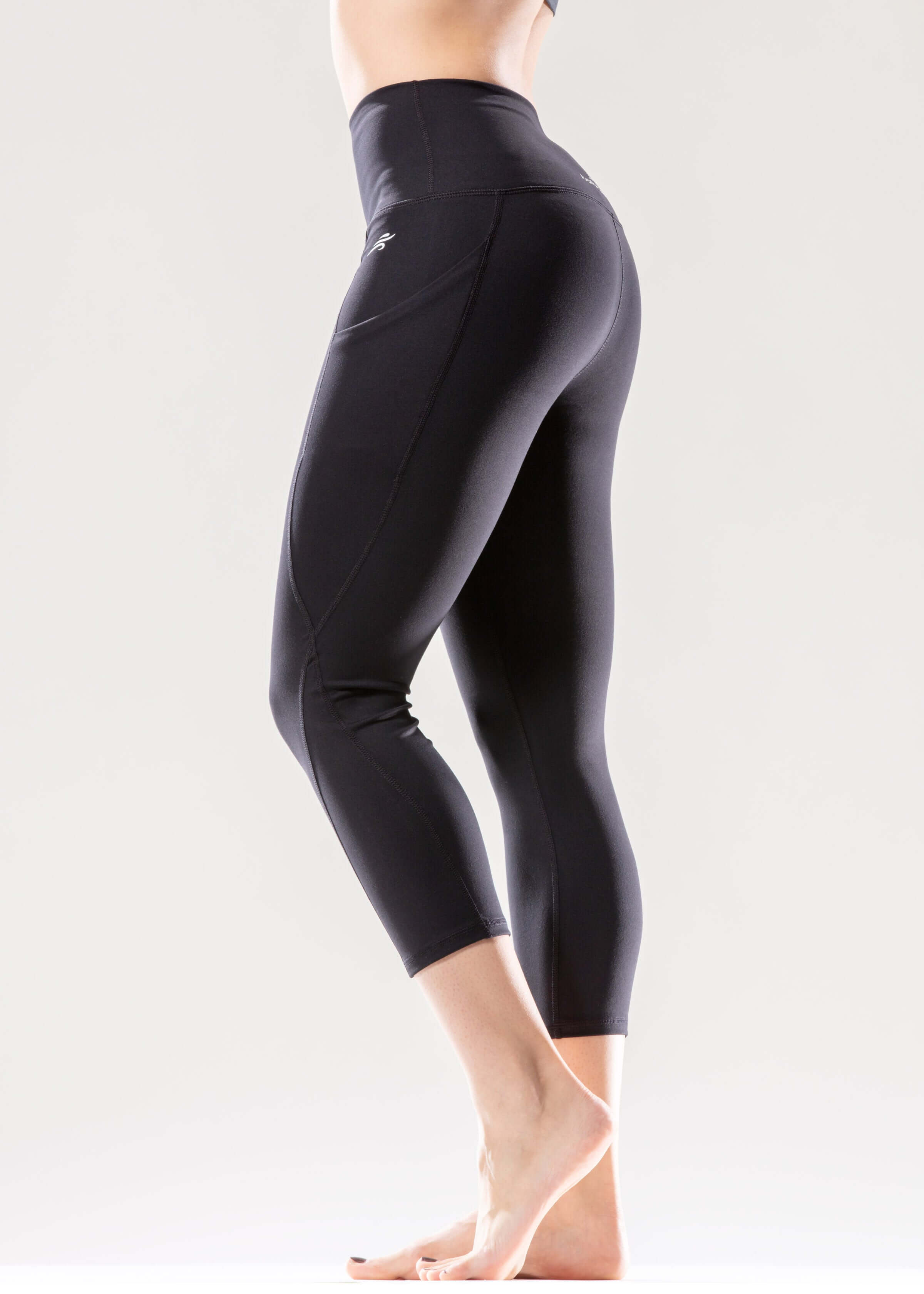 Jolie High-Waisted Capri Leggings with Hip Pockets by Jupiter Gear