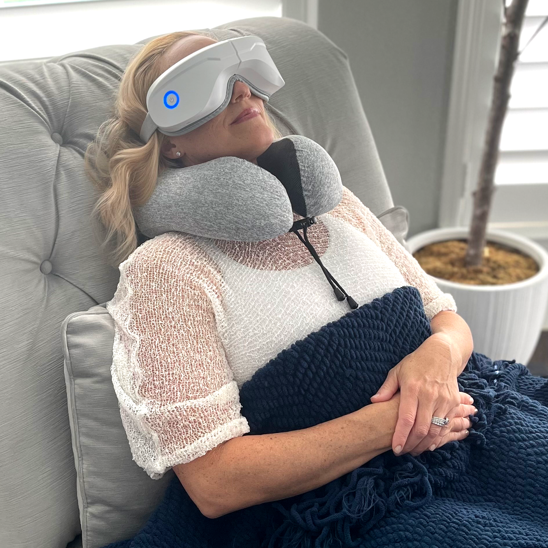 Relaxable™ Eye Massager with Heat by PlayMakar